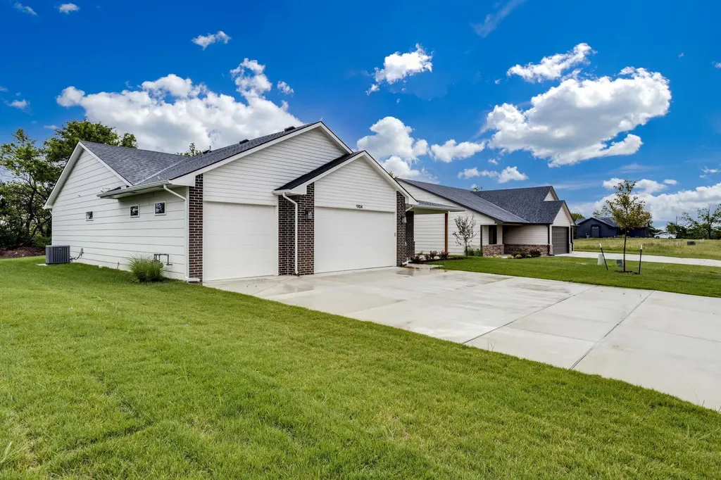9104 E 33rd Circle S Wichita KS 67210