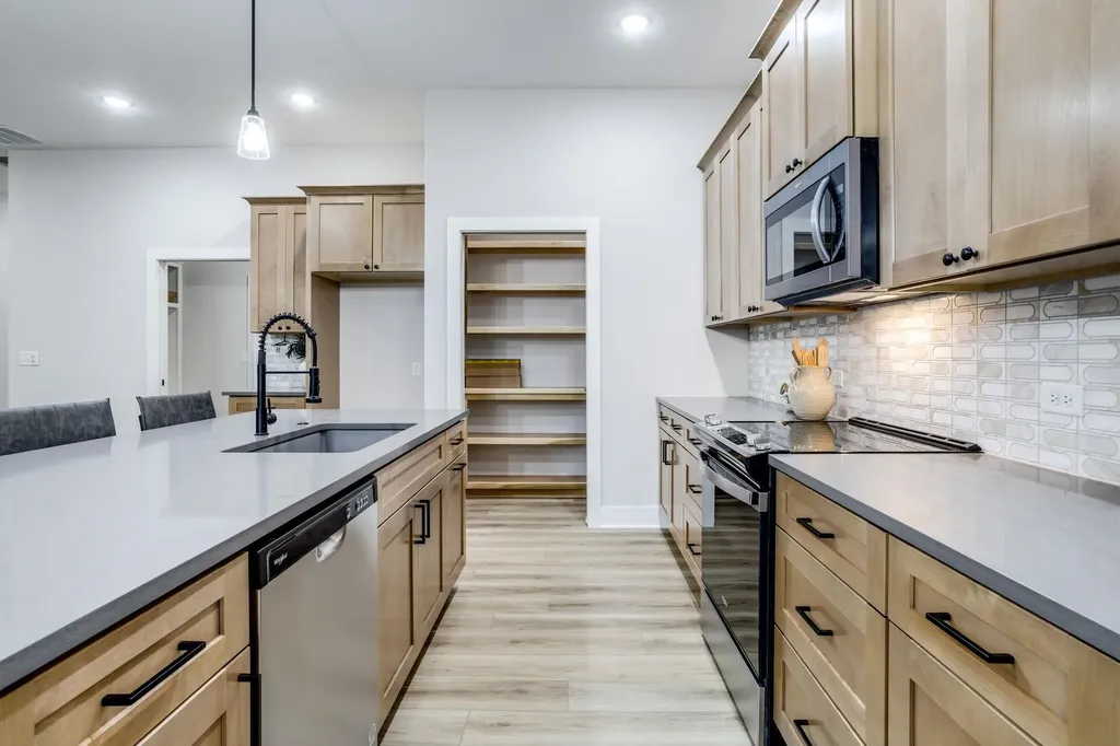 9104 E 33rd Circle S Wichita KS 67210