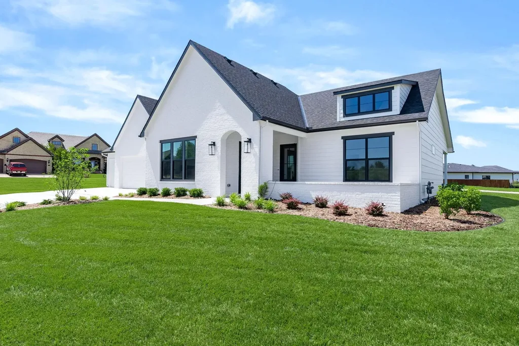 4622 W Emerald Bay Court Wichita KS 67205