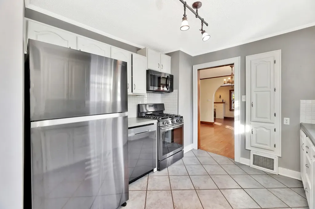 351 N Dellrose Wichita KS 67208