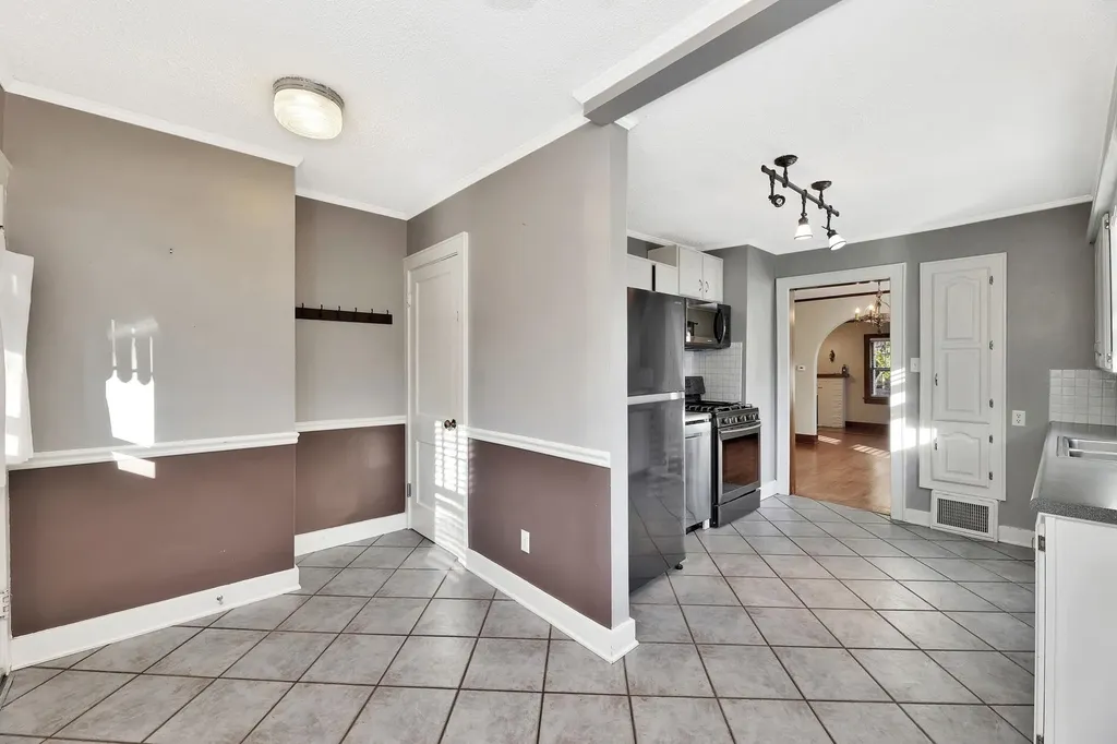 351 N Dellrose Wichita KS 67208