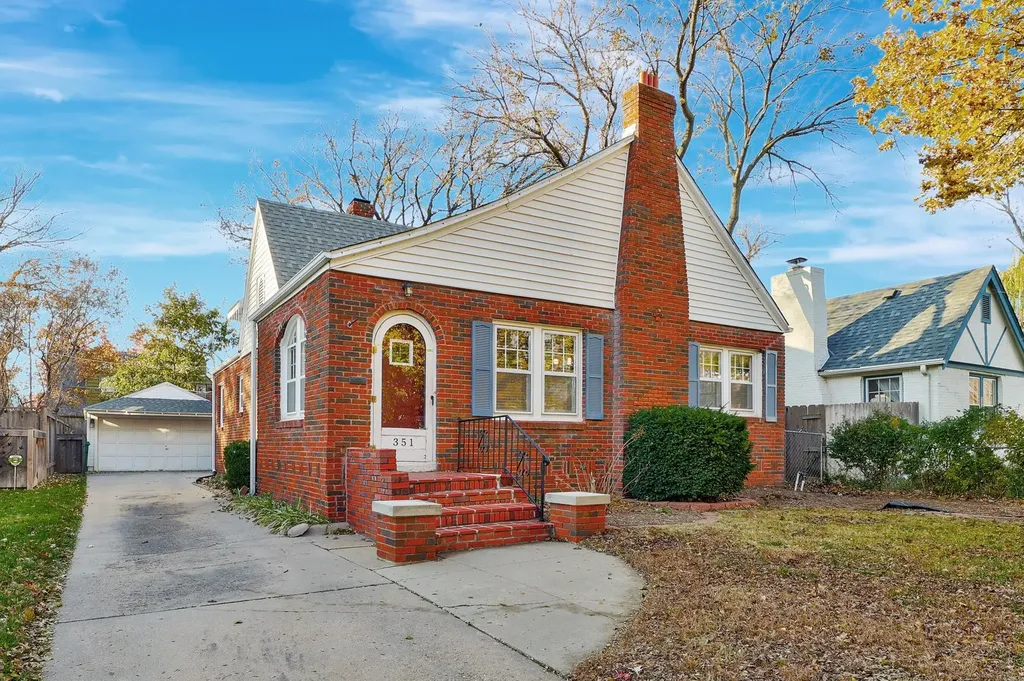 351 N Dellrose Wichita KS 67208
