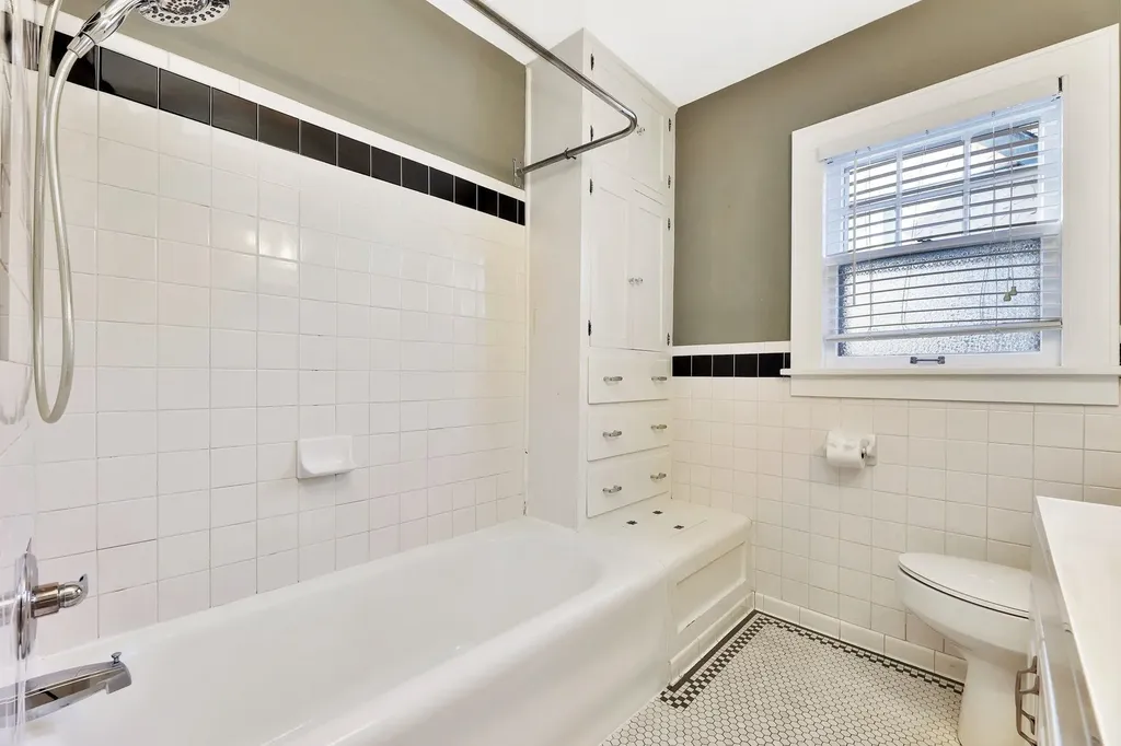 351 N Dellrose Wichita KS 67208