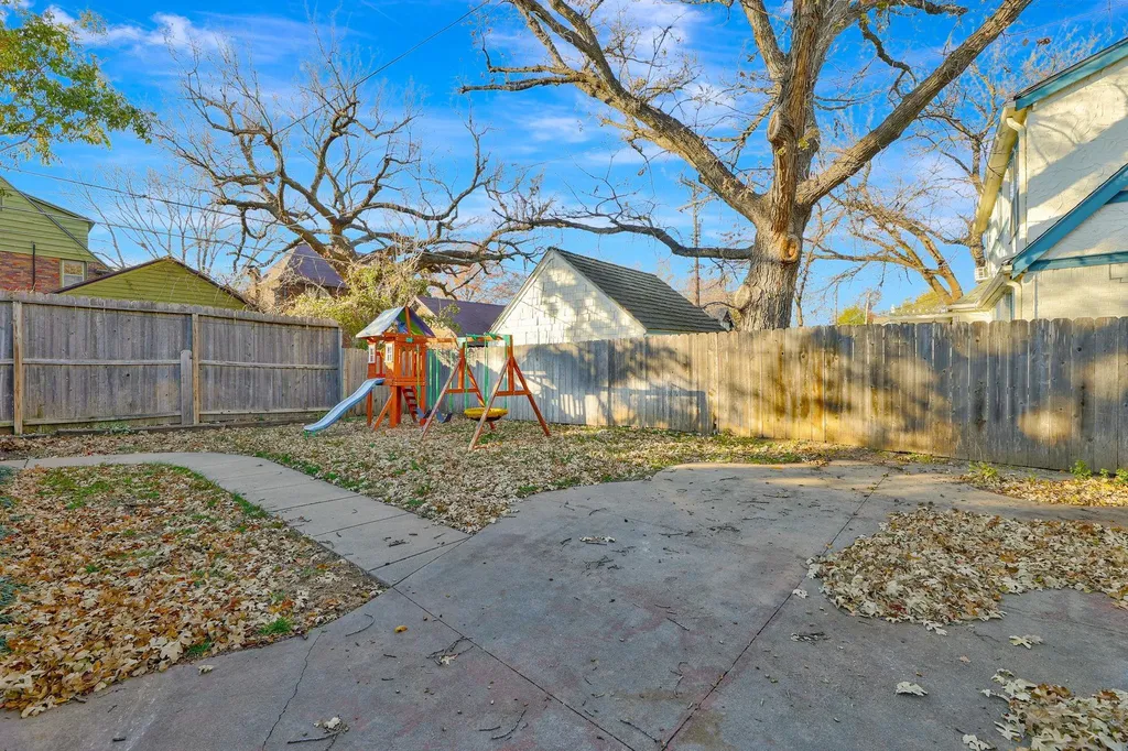 351 N Dellrose Wichita KS 67208