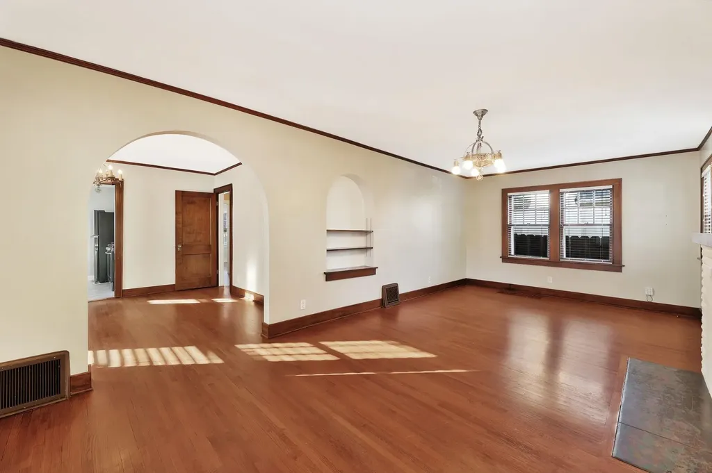 351 N Dellrose Wichita KS 67208
