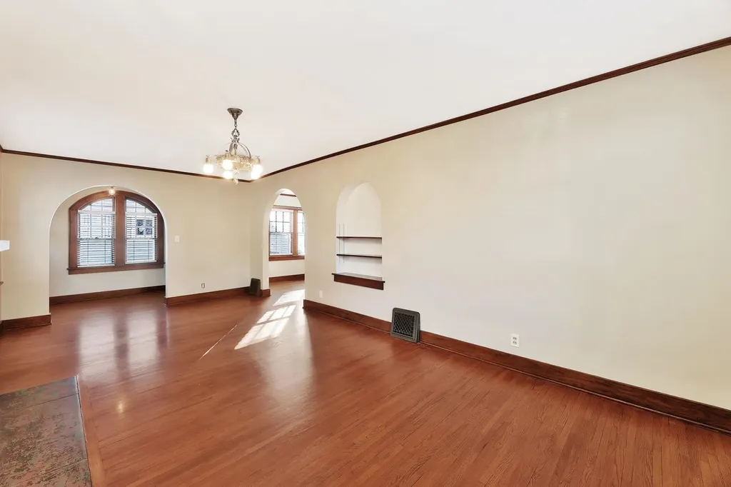 351 N Dellrose Wichita KS 67208