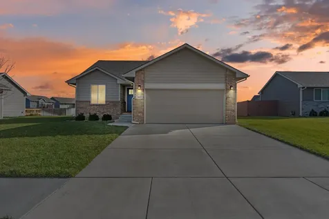 1622 N Thoroughbred Street Wichita KS 67235