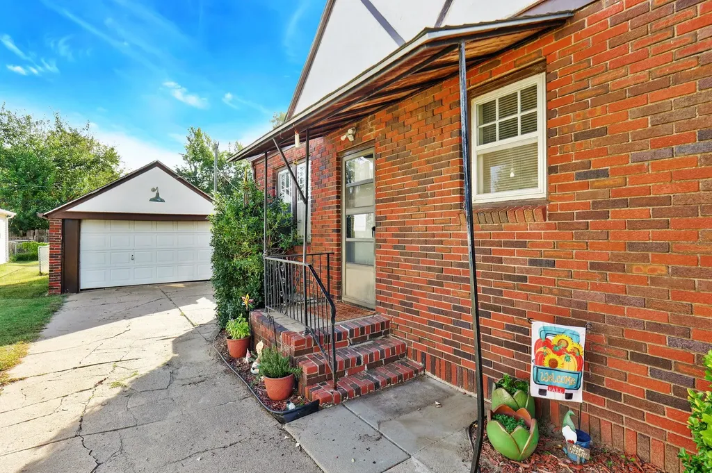 842 N Amidon Avenue Wichita KS 67203