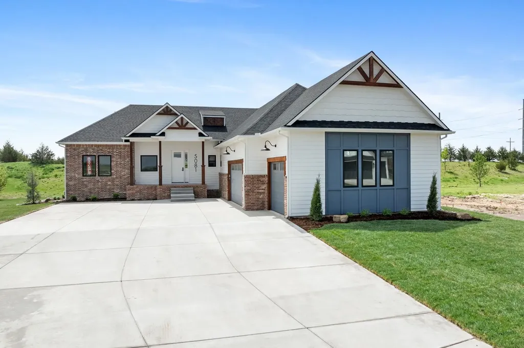 5081 Shoreside Court Maize KS 67101