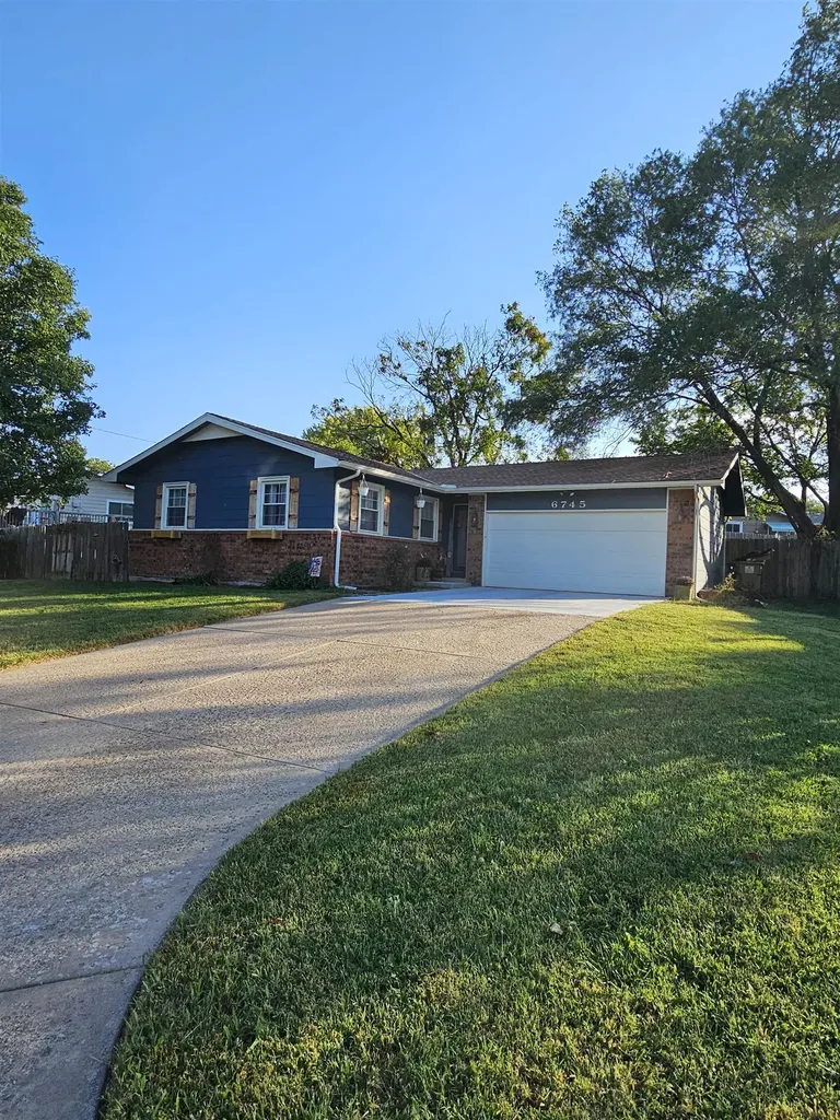 6745 N Tarrytown Street Park City KS 67219