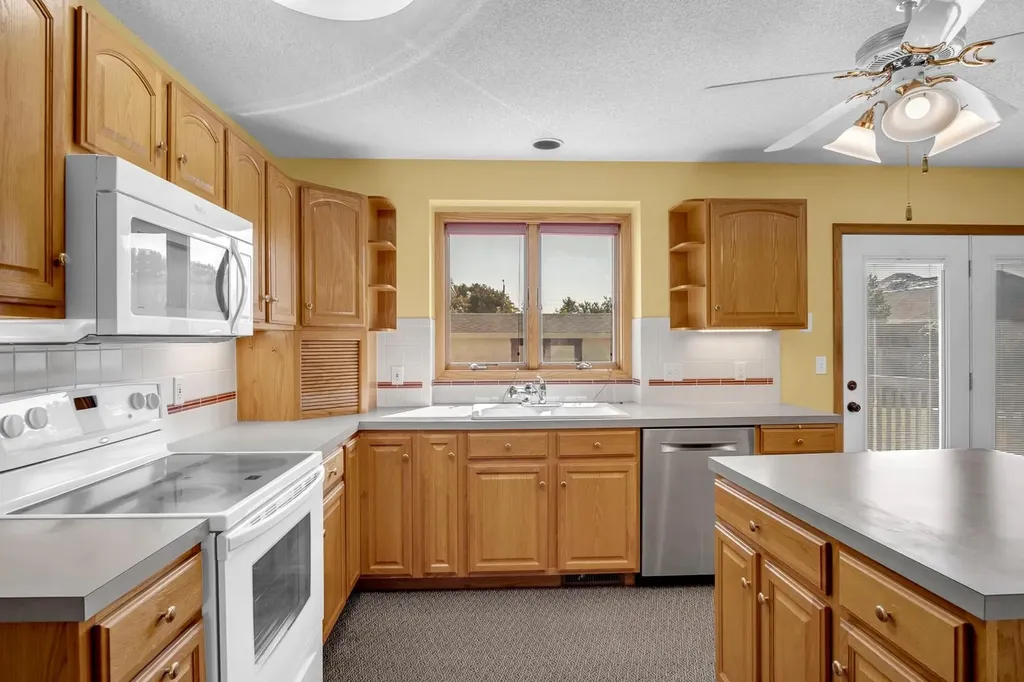 505 Stone Creek Drive Newton KS 67114