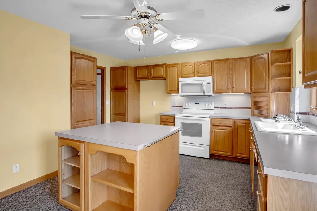 505 Stone Creek Drive Newton KS 67114