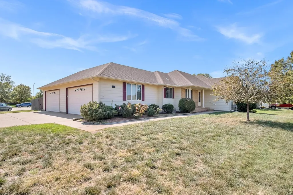 505 Stone Creek Drive Newton KS 67114