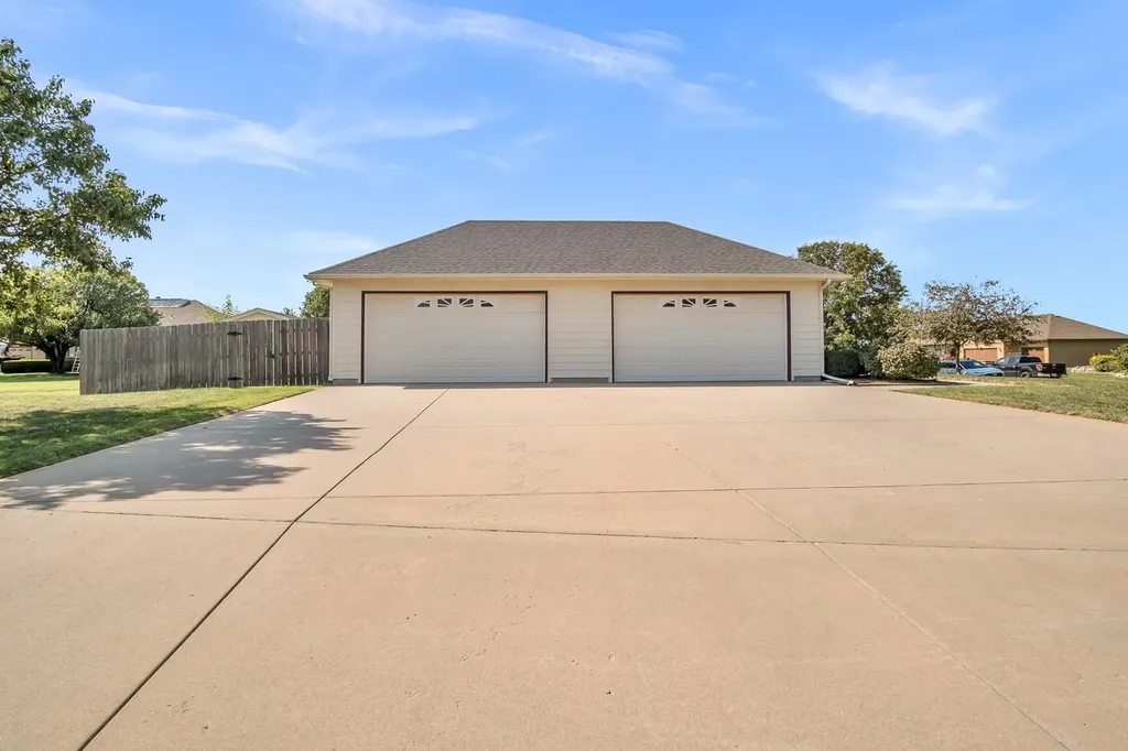 505 Stone Creek Drive Newton KS 67114