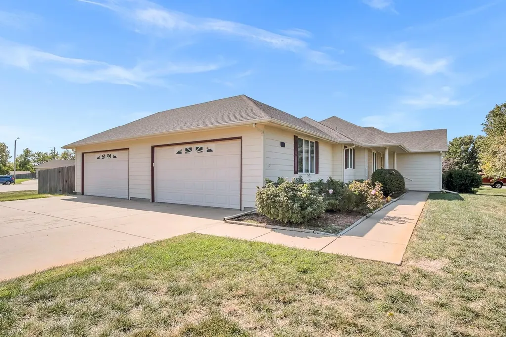 505 Stone Creek Drive Newton KS 67114