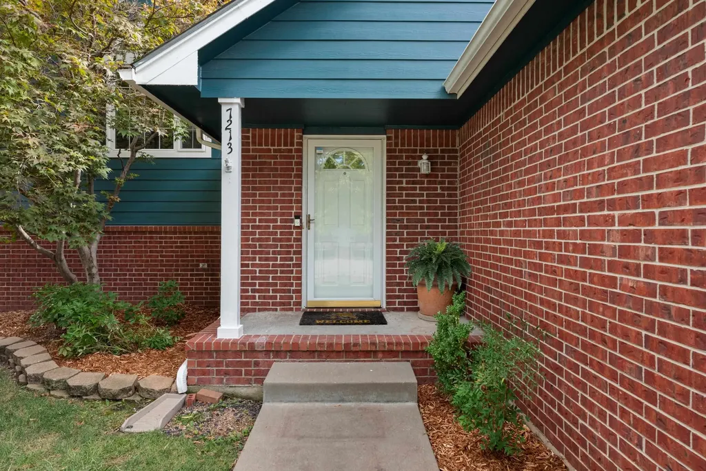 7213 E Brookview Circle Wichita KS 67226