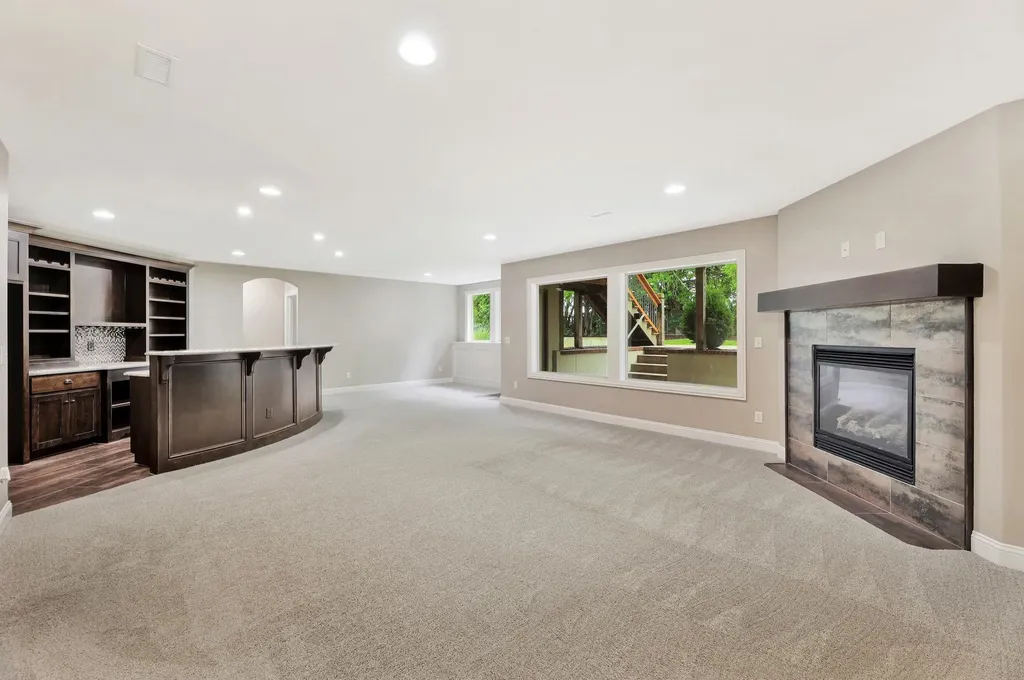 728 N Deerfield Circle Andover KS 67002