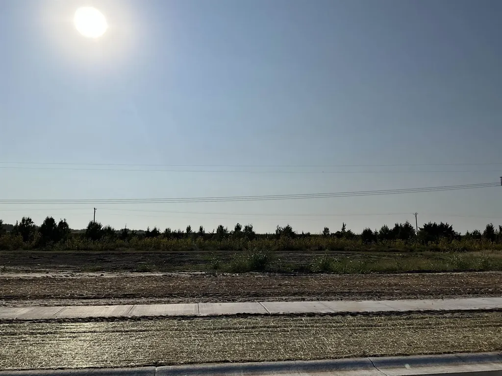 Lot 41 Block A W Blue Lake Wichita KS 67215