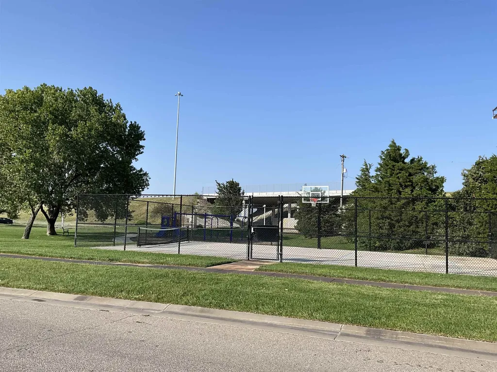 Lot 41 Block A W Blue Lake Wichita KS 67215