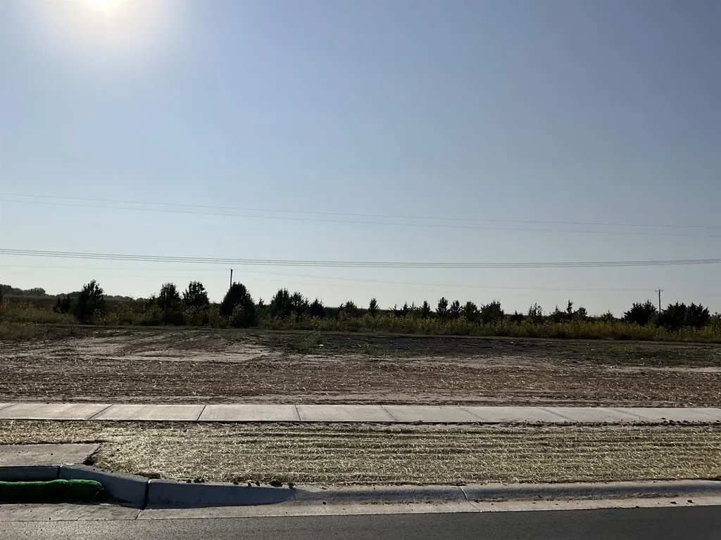 Lot 40 Block A W Blue Lake Wichita KS 67215