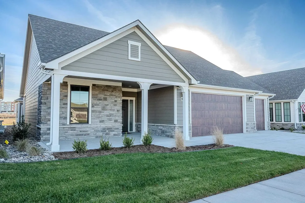 727 E Lexington Lane Andover KS 67002