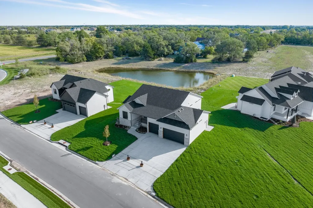 1015 S Brookside Goddard KS 67052
