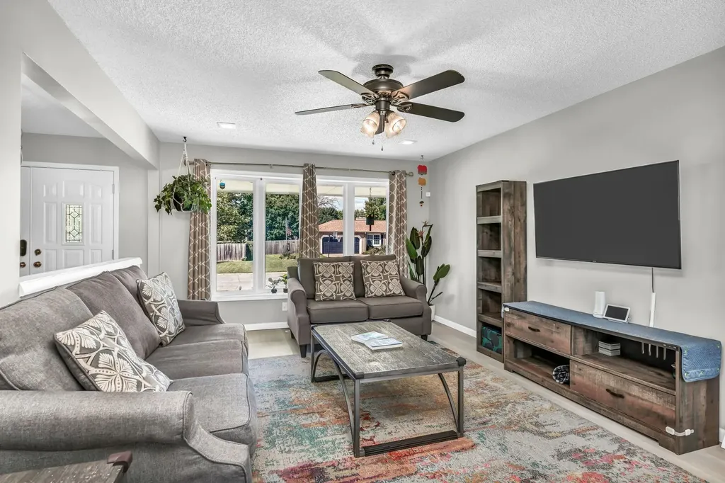 6827 E Bainbridge Road Wichita KS 67226