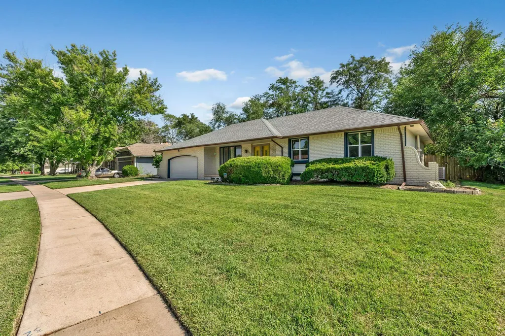 6827 E Bainbridge Road Wichita KS 67226