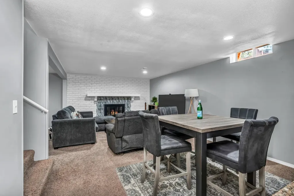 6827 E Bainbridge Road Wichita KS 67226