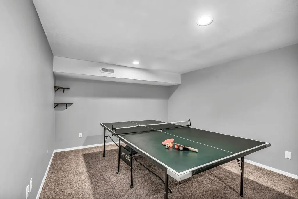 6827 E Bainbridge Road Wichita KS 67226