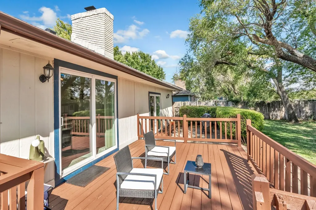 6827 E Bainbridge Road Wichita KS 67226