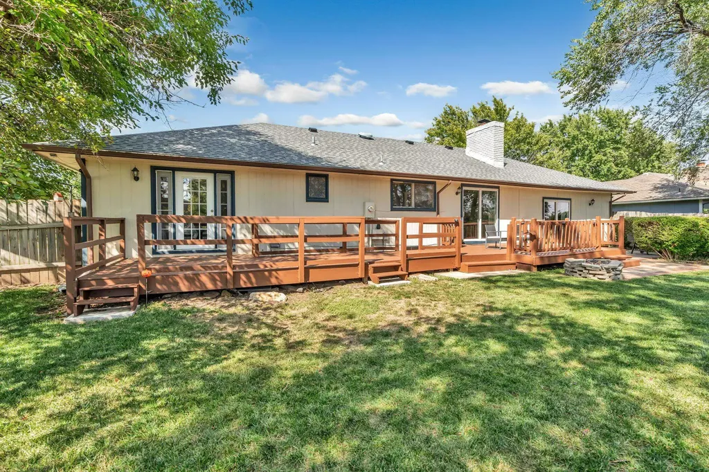 6827 E Bainbridge Road Wichita KS 67226