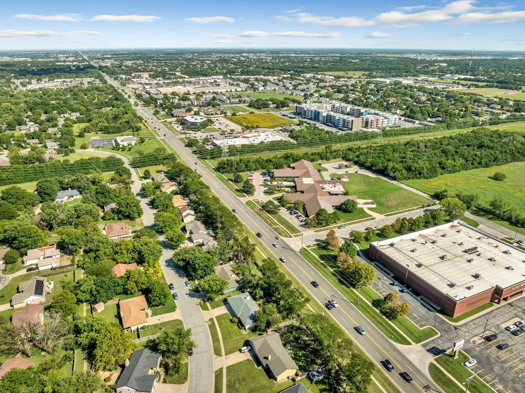6827 E Bainbridge Road Wichita KS 67226