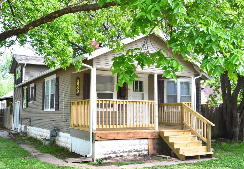 2902 E Lincoln Street Wichita KS 67211