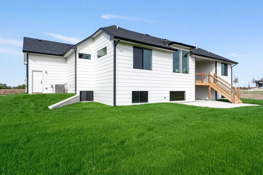 1011 S Brookside Goddard KS 67052