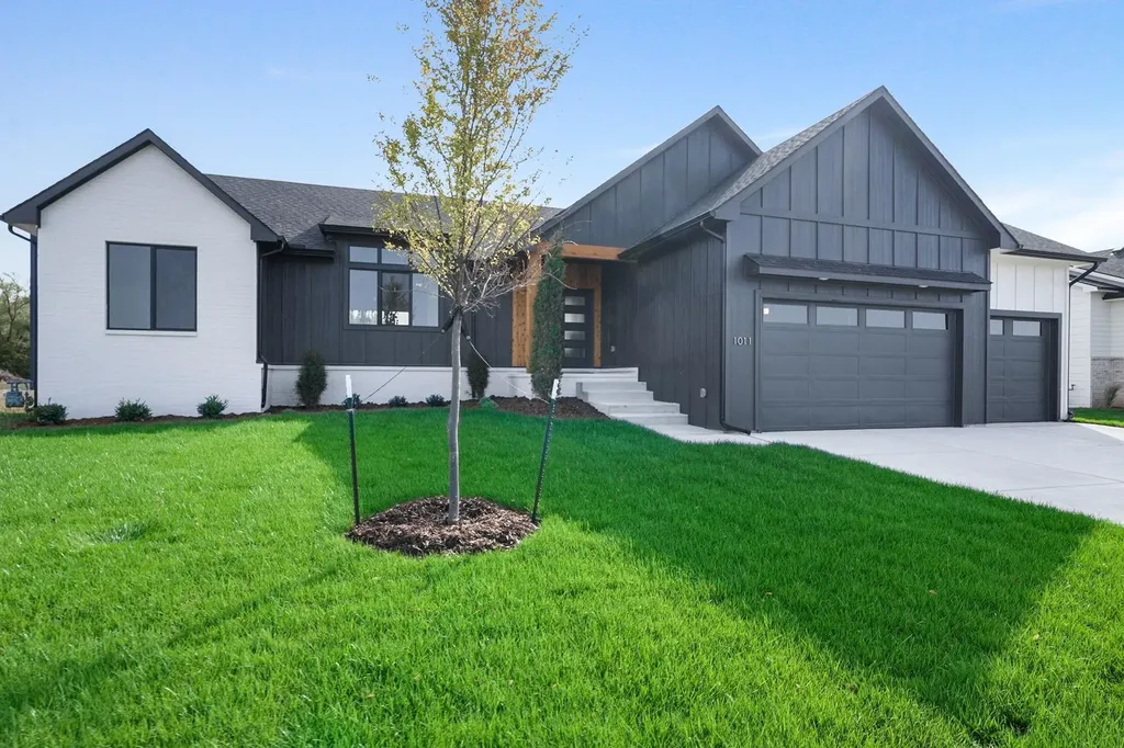 1011 S Brookside Goddard KS 67052
