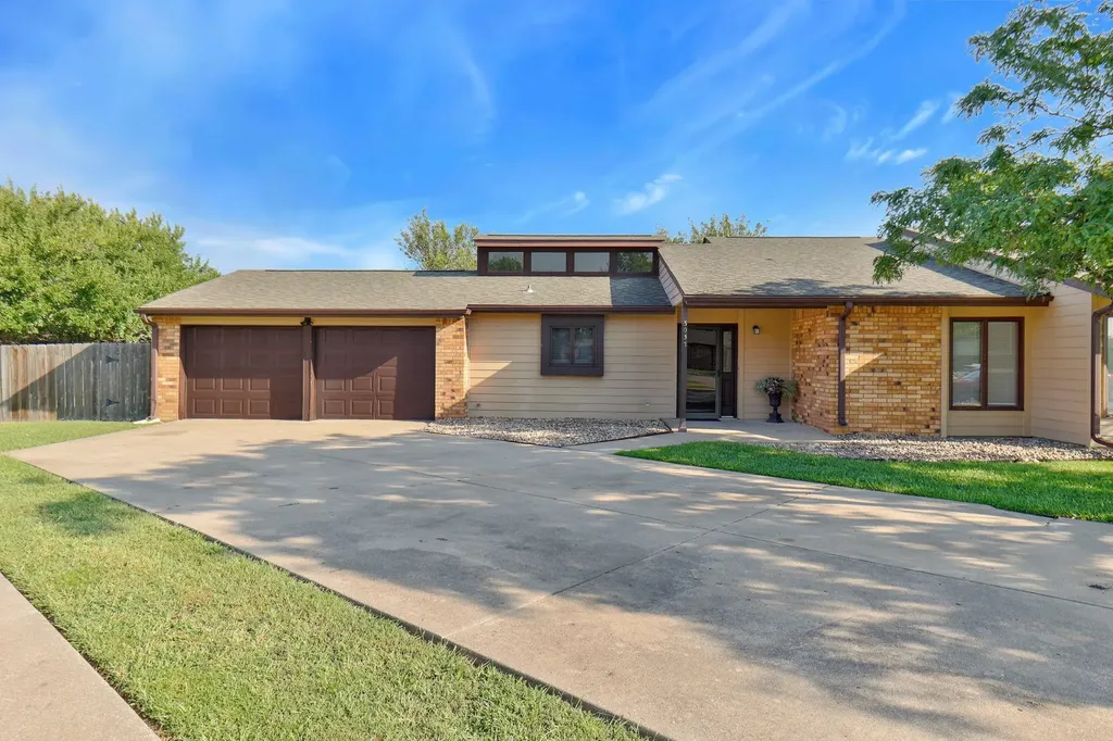 3037 N Longfellow Court Wichita KS 67226