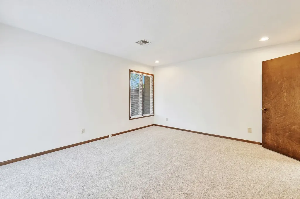 3037 N Longfellow Court Wichita KS 67226
