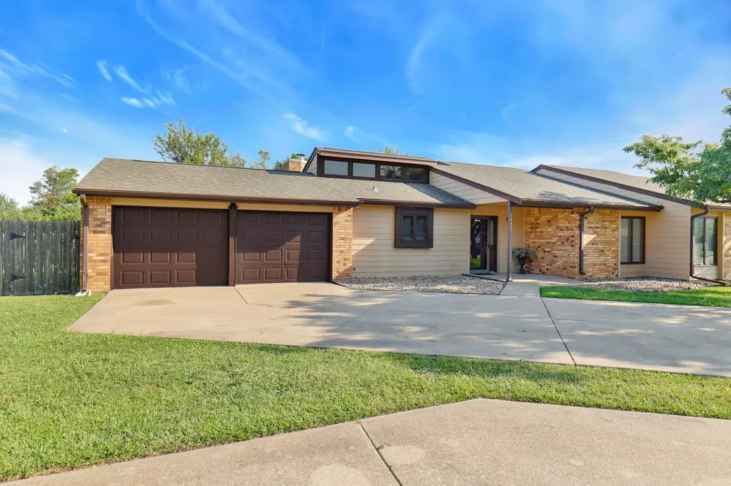 3037 N Longfellow Court Wichita KS 67226