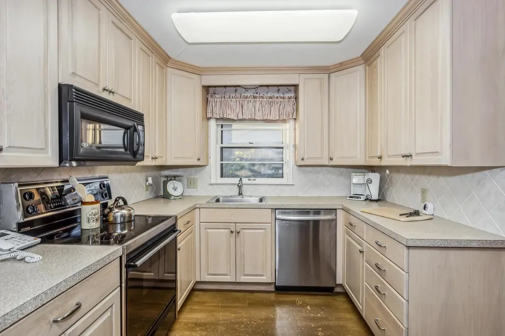 417 S Lexington Road Wichita KS 67218