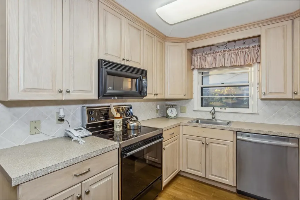 417 S Lexington Road Wichita KS 67218