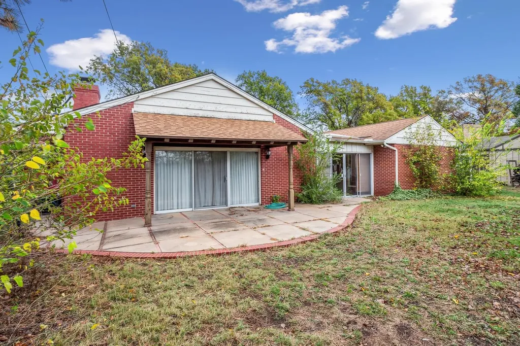 417 S Lexington Road Wichita KS 67218
