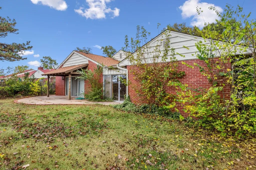 417 S Lexington Road Wichita KS 67218