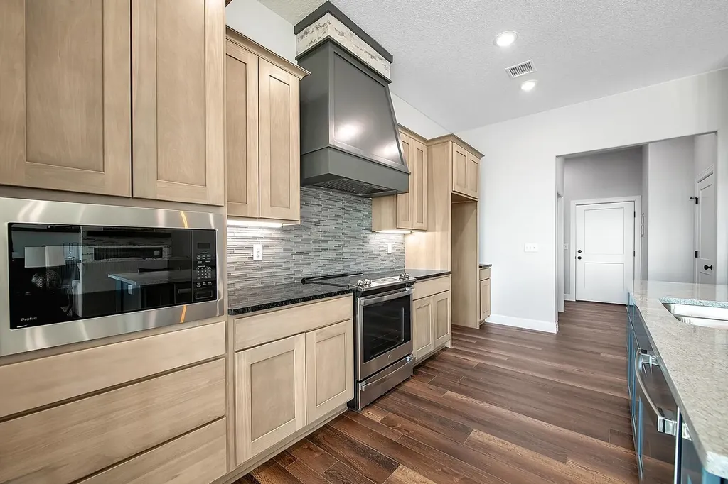 5146 N Lycee Street Bel Aire KS 67226