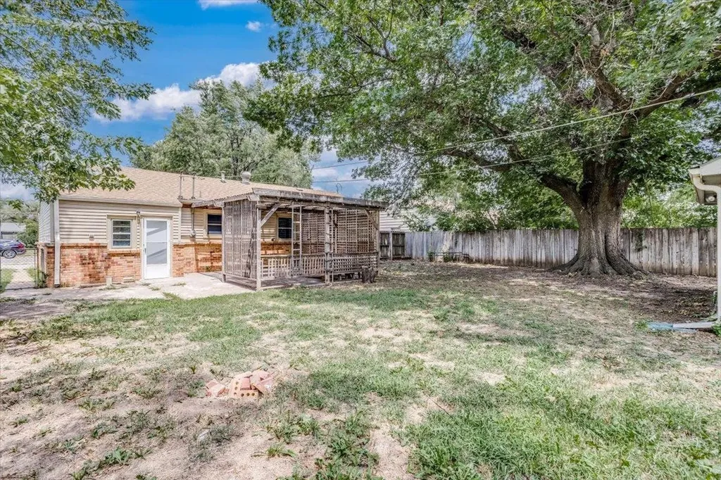 1535 E Luther Street Wichita KS 67216