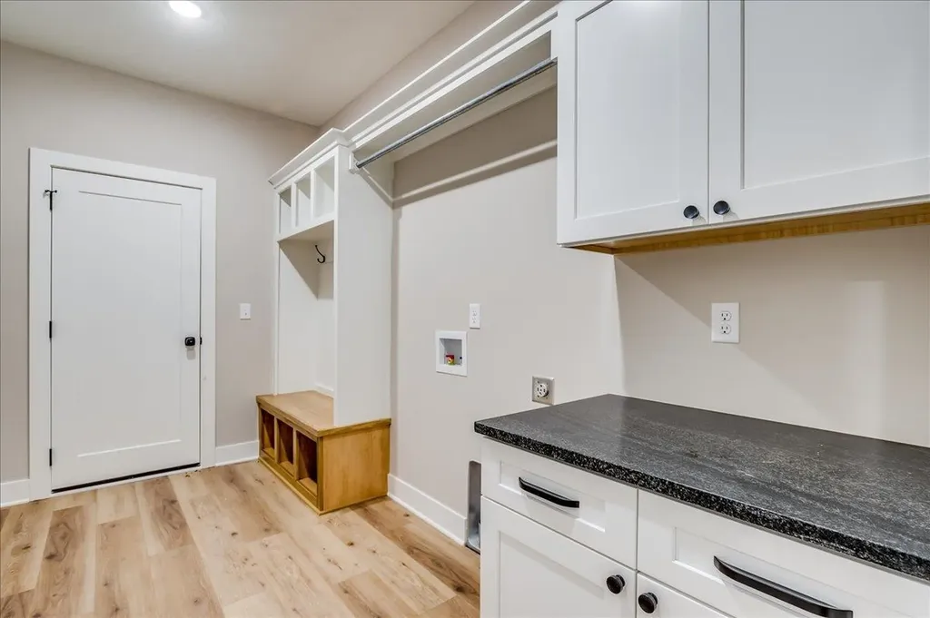 178 S Wellcrest Court Wichita KS 67052
