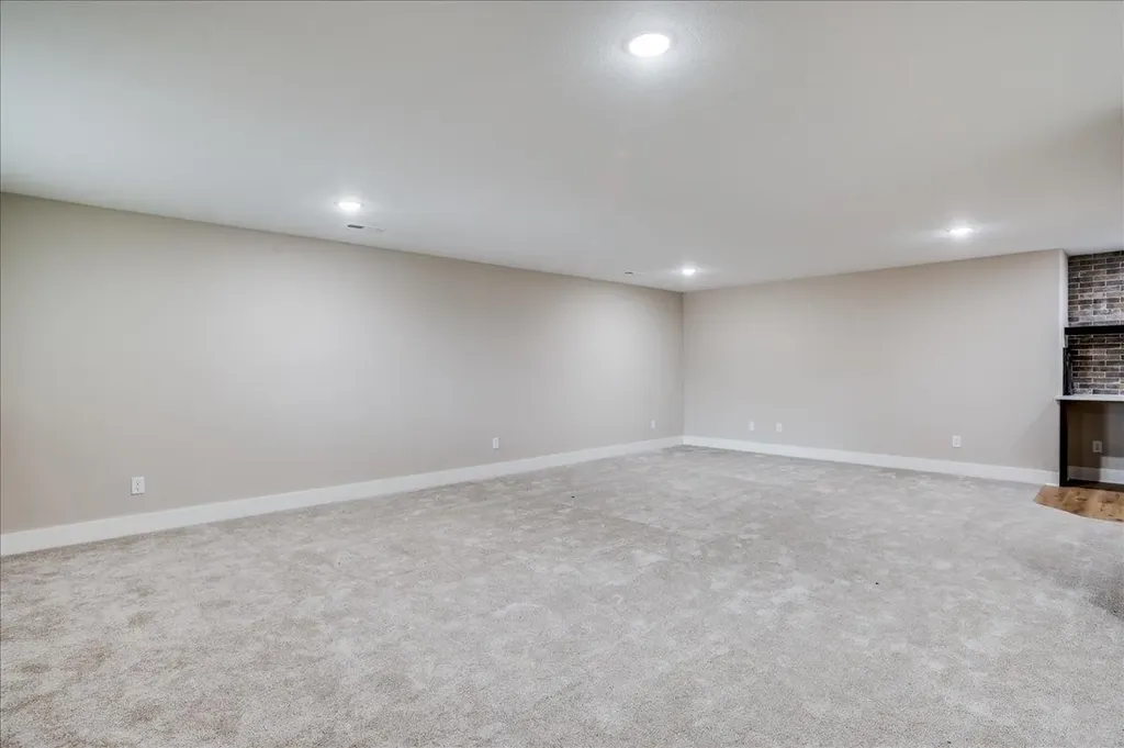 178 S Wellcrest Court Wichita KS 67052