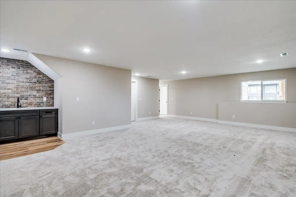 178 S Wellcrest Court Wichita KS 67052