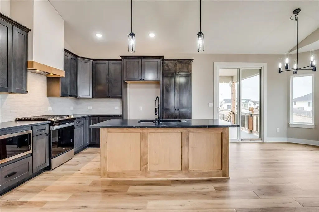 178 S Wellcrest Court Wichita KS 67052