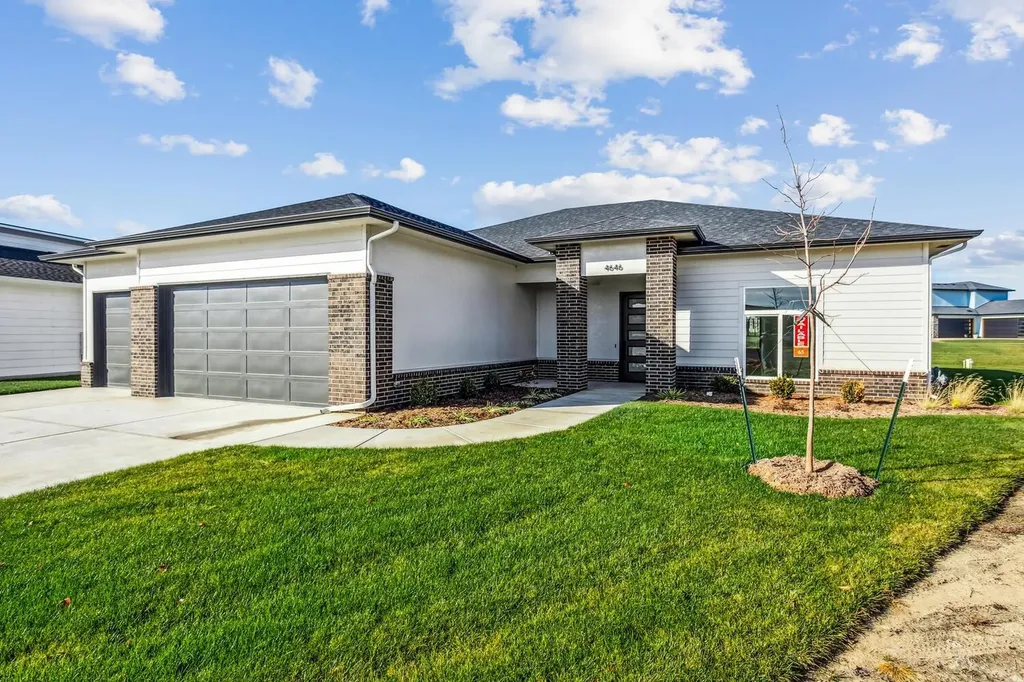 4646 W Emerald Bay Court Wichita KS 67205